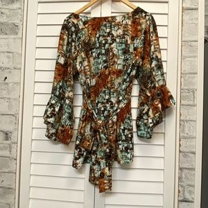 *Final Price* Betsey Johnson GeoPrint Bell Sleeve Blouse Size Large